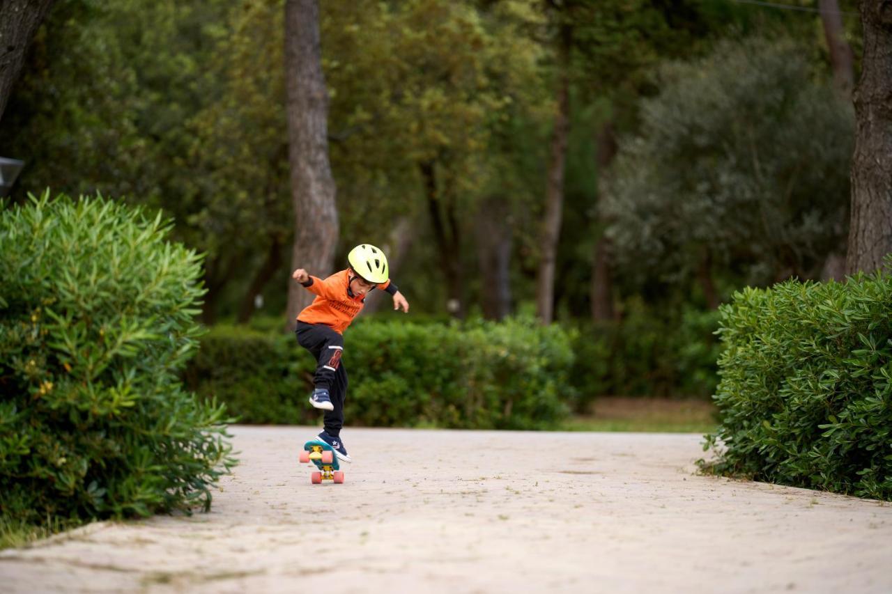 Camping Campo Dei Fiori Vada Bagian luar foto